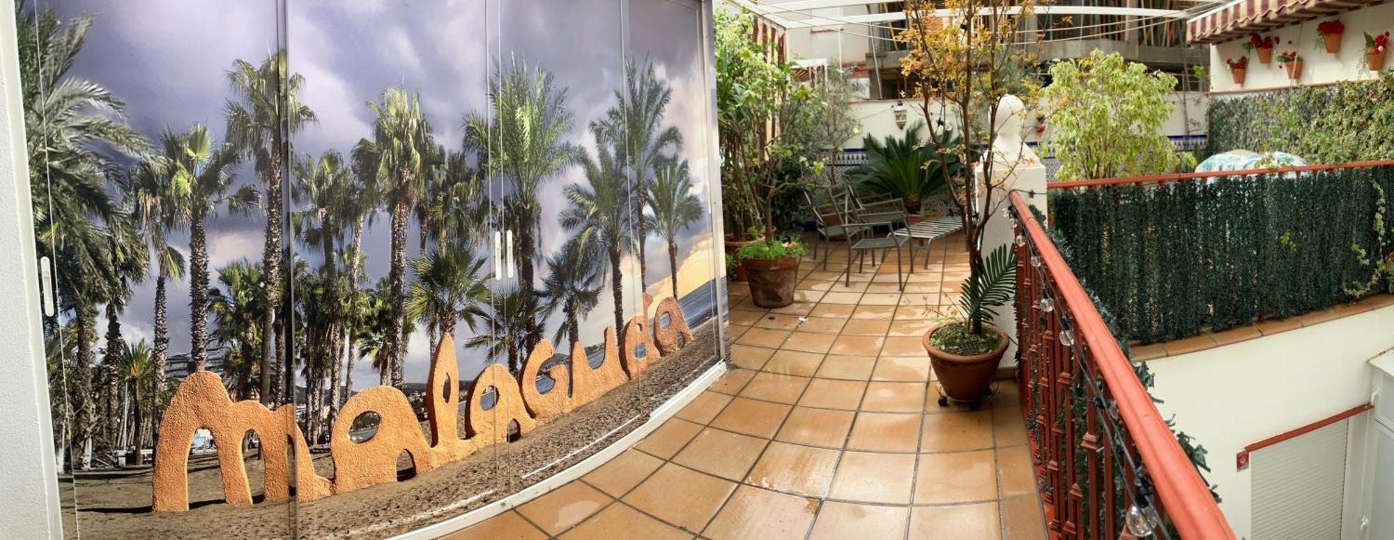 Maravilloso Centrico De 70m2, Jardin Propio 40m2 Con Piscina Ninos Y Parking Opcional Màlaga