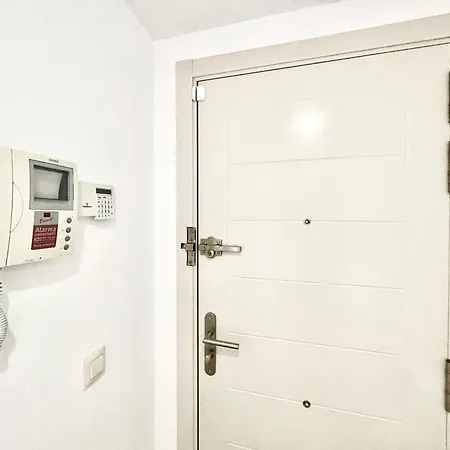 Maravilloso Apartamento Centrico De 70M2, Jardin Propio 40M2 Con Piscina Para Ninos Y Parking Opcional Malaga Exterior photo