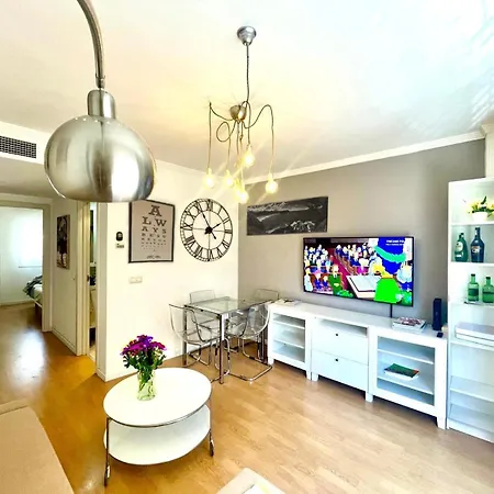 Maravilloso Apartamento Centrico De 70M2, Jardin Propio 40M2 Con Piscina Para Ninos Y Parking Opcional Malaga Exterior photo