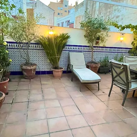 Maravilloso Apartamento Centrico De 70M2, Jardin Propio 40M2 Con Piscina Para Ninos Y Parking Opcional Malaga Exterior photo