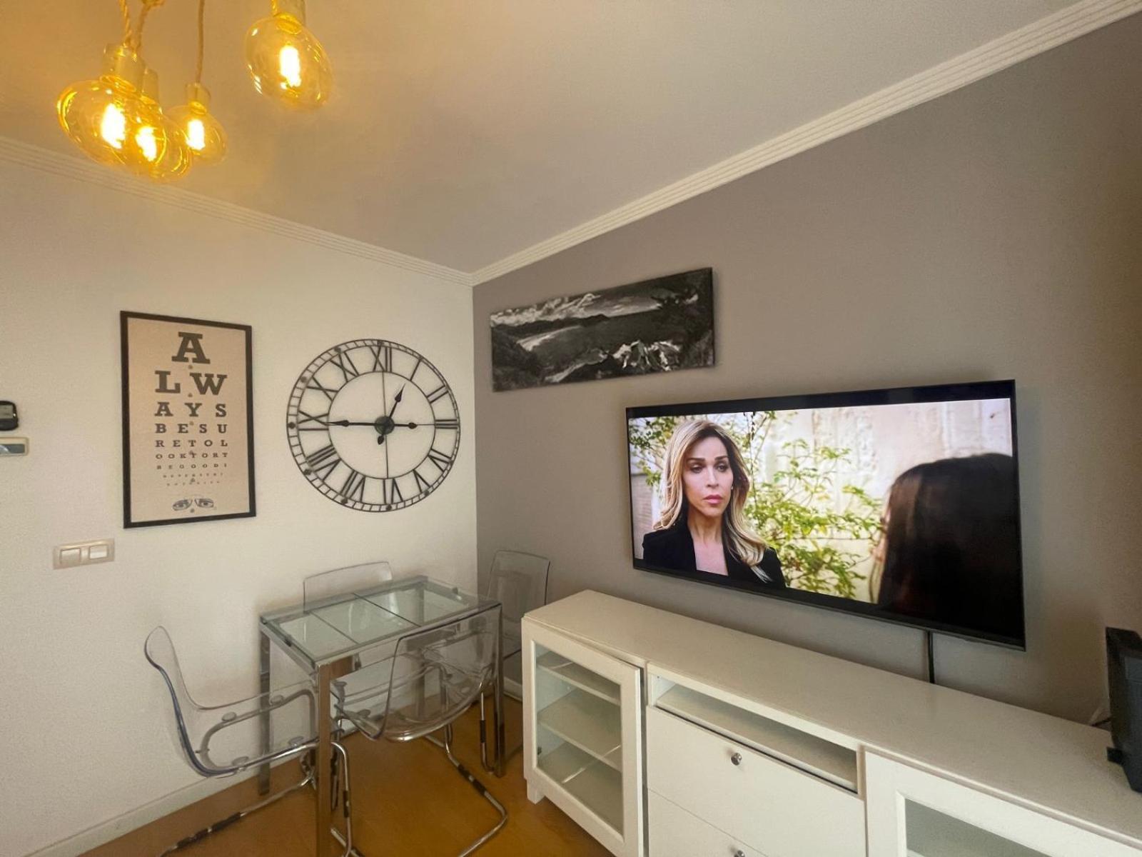 Maravilloso Centrico De 70m2, Jardin Propio 40m2 Con Piscina Ninos Y Parking Opcional Appartamento Málaga