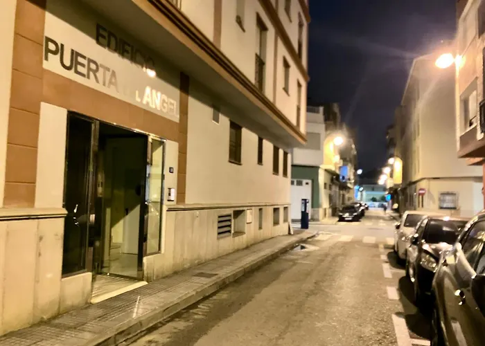 Maravilloso Apartamento Centrico De 70M2, Jardin Propio 40M2 Con Piscina Para Ninos Y Parking Opcional
