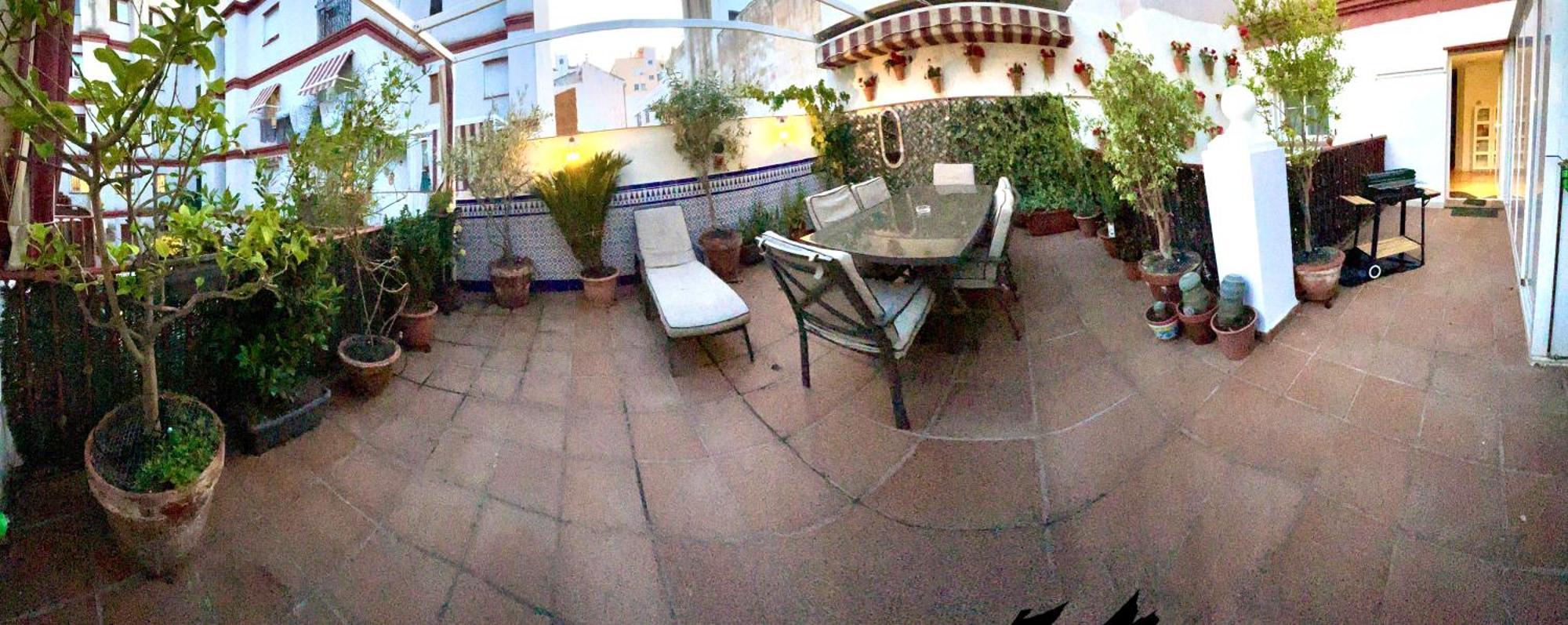 Maravilloso Centrico De 70m2, Jardin Propio 40m2 Con Piscina Ninos Y Parking Opcional Appartement Málaga